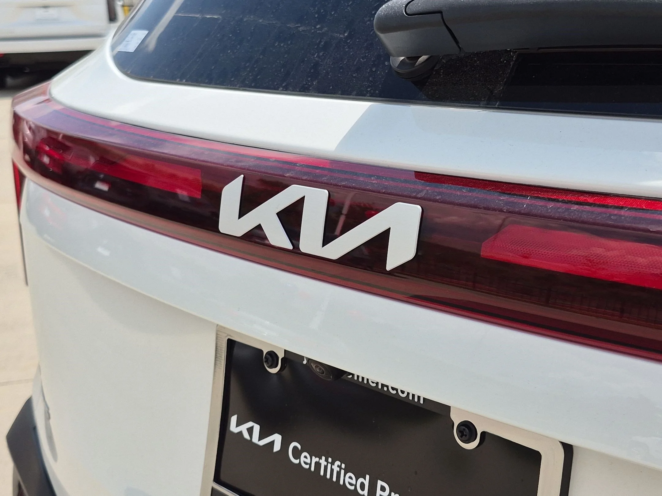 Used 2024 Clear White/Black Roof Kia SX image 13