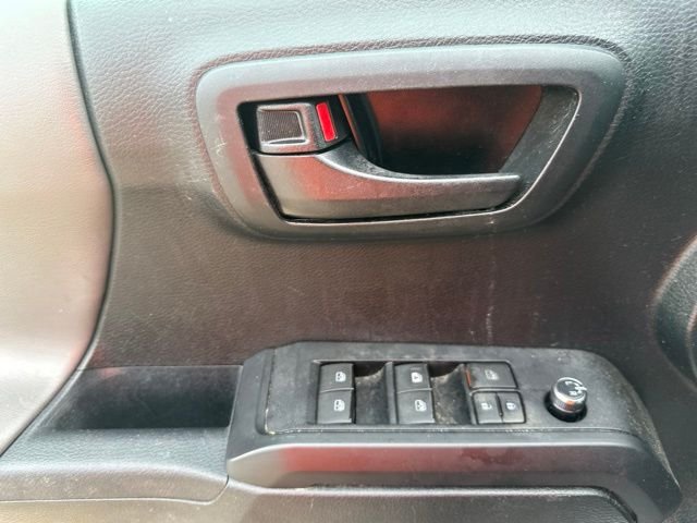 Used 2017 Silver Toyota SR image 18