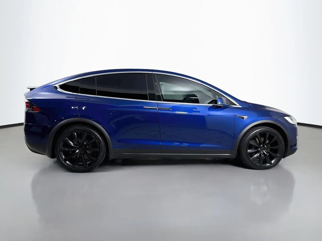 Used 2019 Blue Tesla  image 4