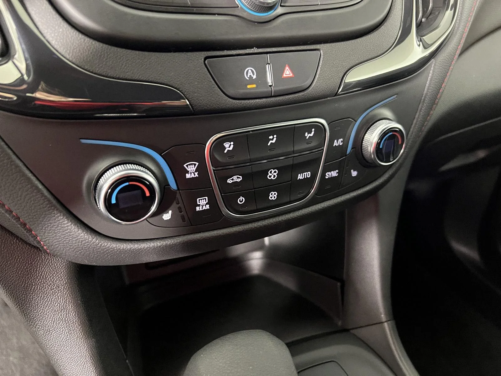 Used 2022 Summit White Chevrolet RS image 9