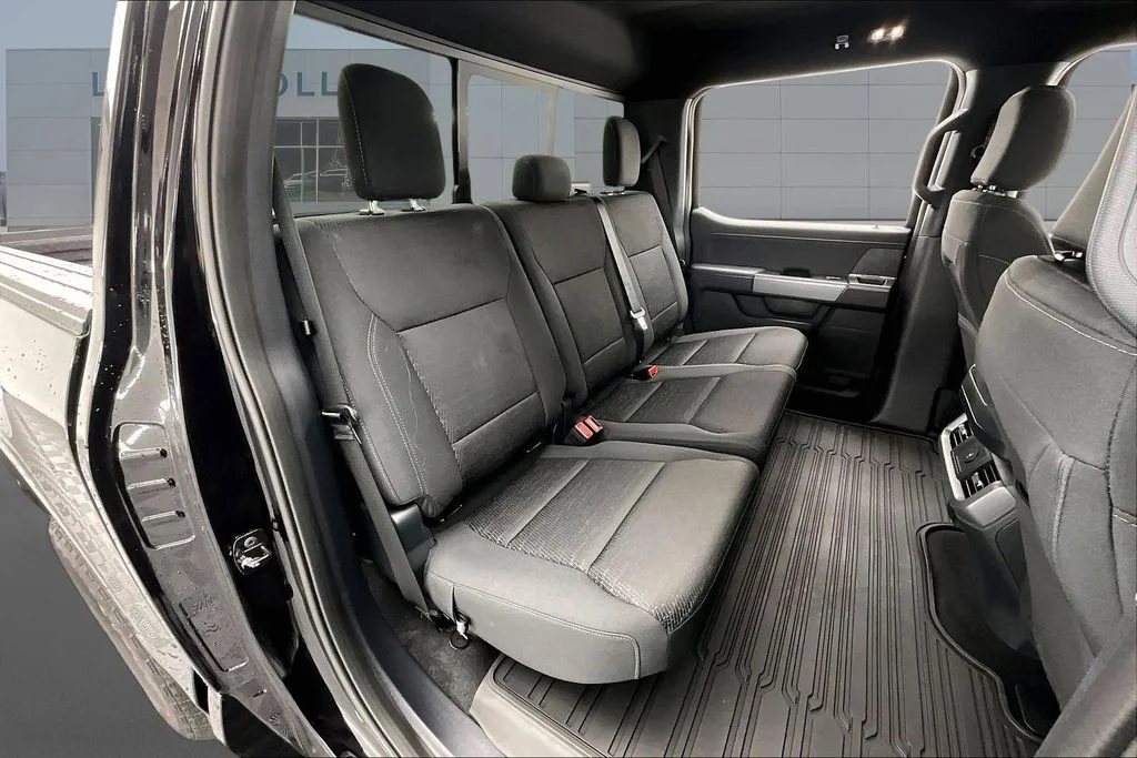 New 2026 Agate Black Metallic Ford XLT image 10