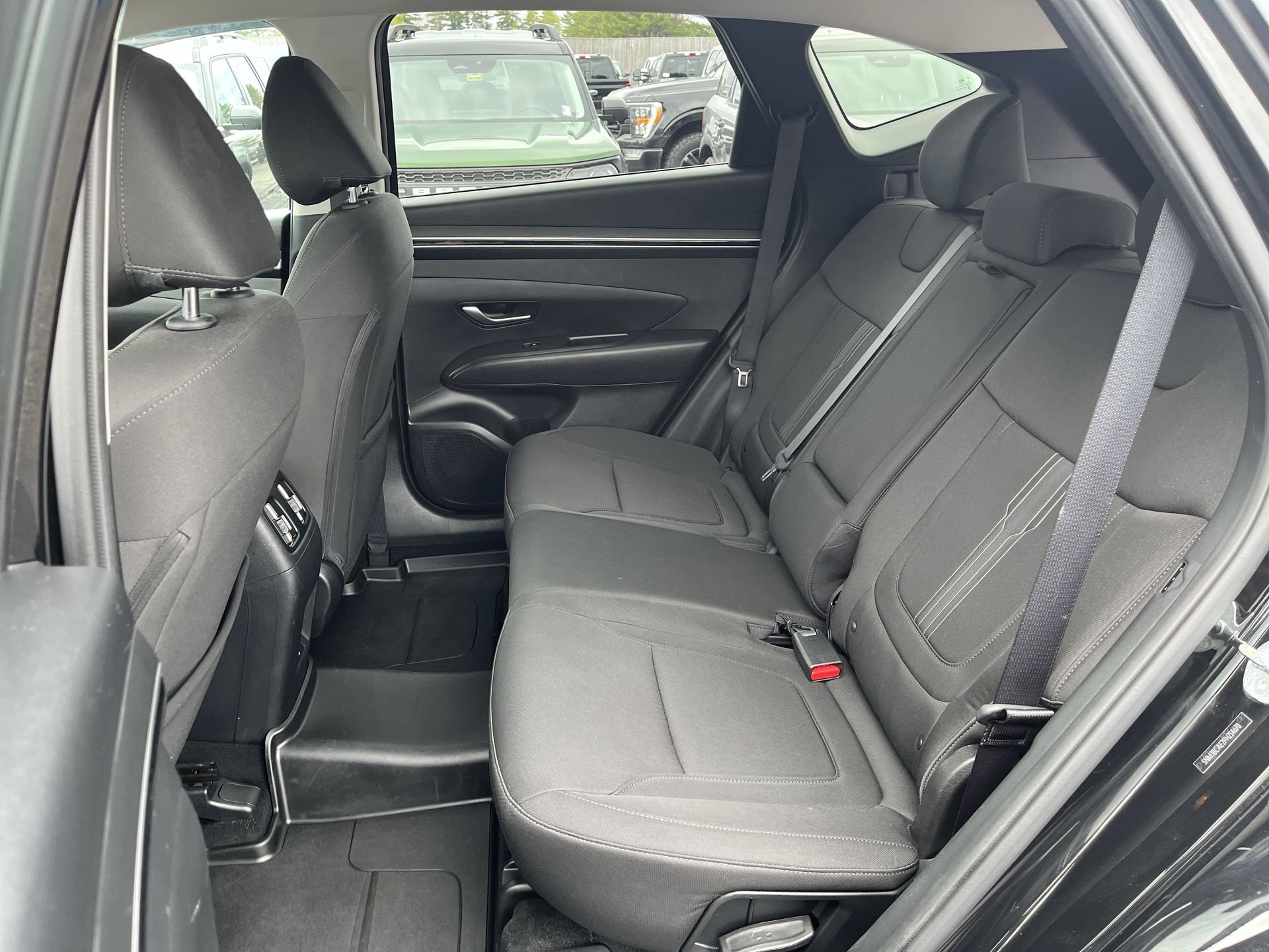 Used 2023 Phantom Black Hyundai SEL image 4