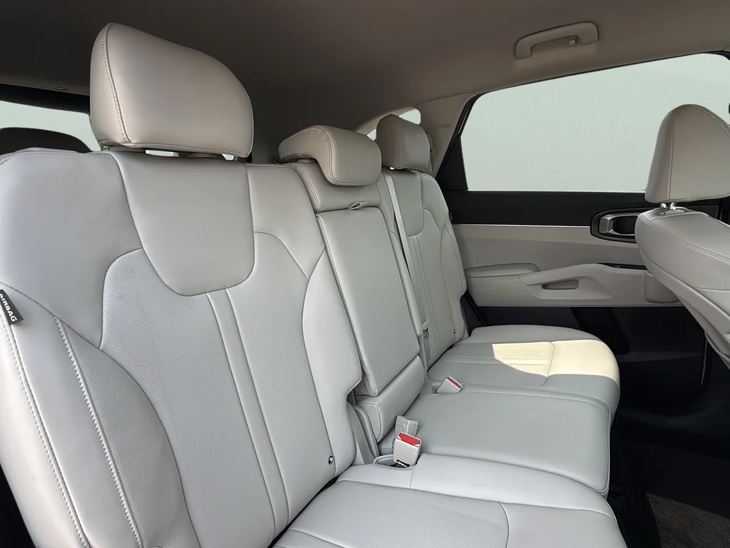 Used 2024 Glacial White Pearl Kia S image 22