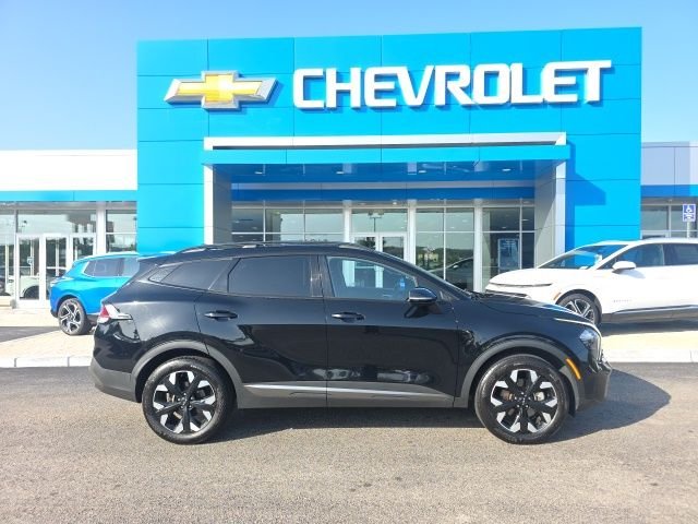 Used 2023 Black Kia X-Line image 2