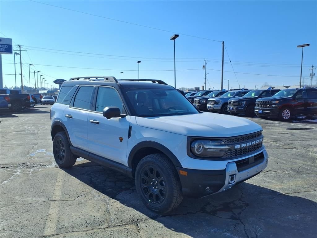 New 2026 Oxford White Ford Badlands® image 5