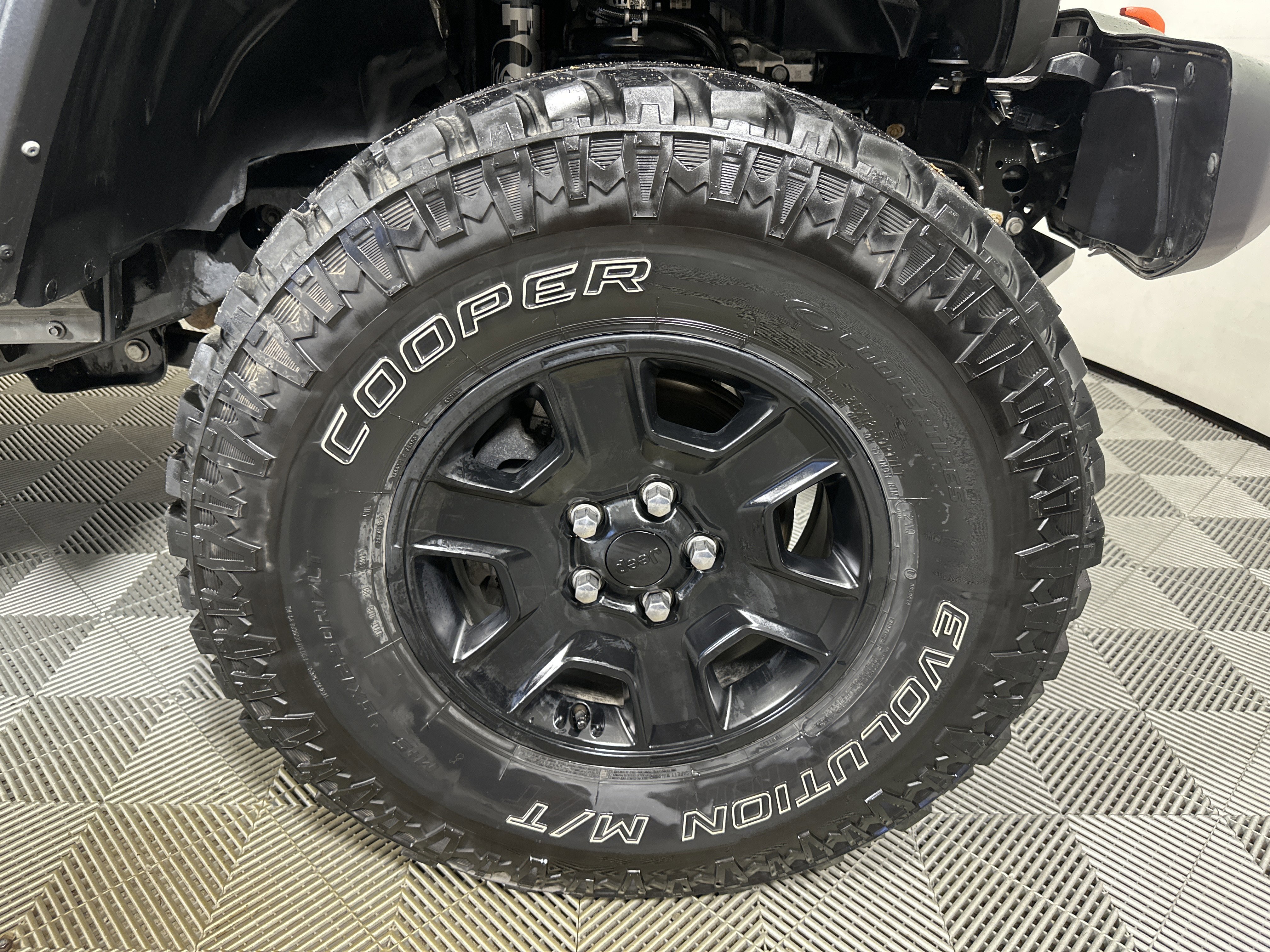 Used 2022 Sting-Gray Clearcoat Jeep Mojave image 28