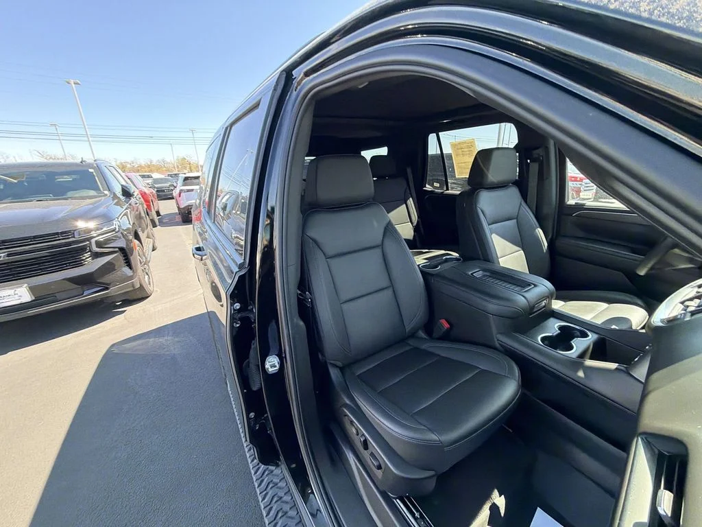 Used 2024 Black Chevrolet Z71 image 32