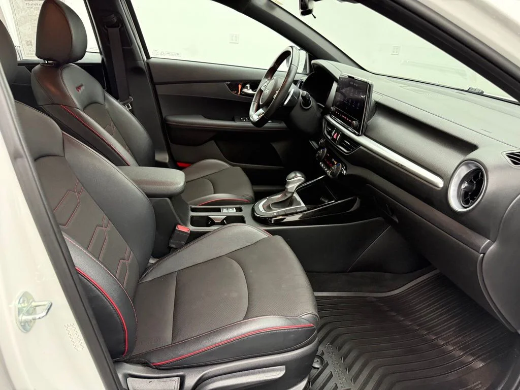 Used 2023 White Kia GT image 38