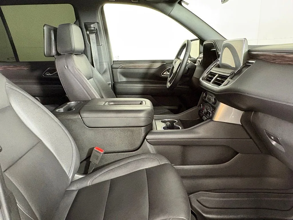 Used 2023 Beige Chevrolet Z71 image 17