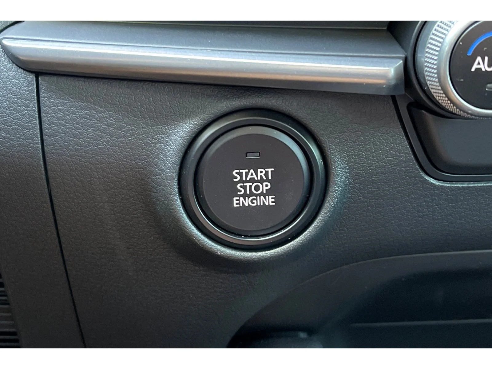 Used 2025 Machine Gray Metallic Mazda Select image 34