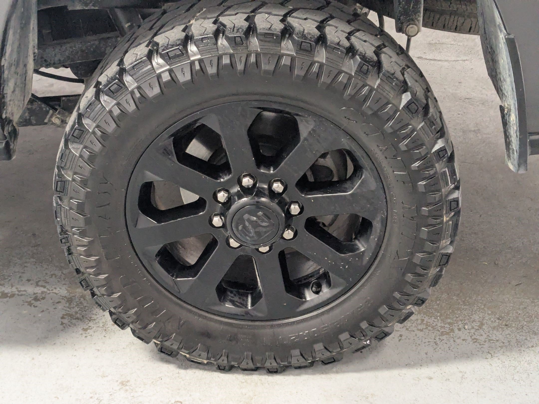 Certified Used 2024 Granite Crystal Metallic Clearcoat Ram Laramie image 23