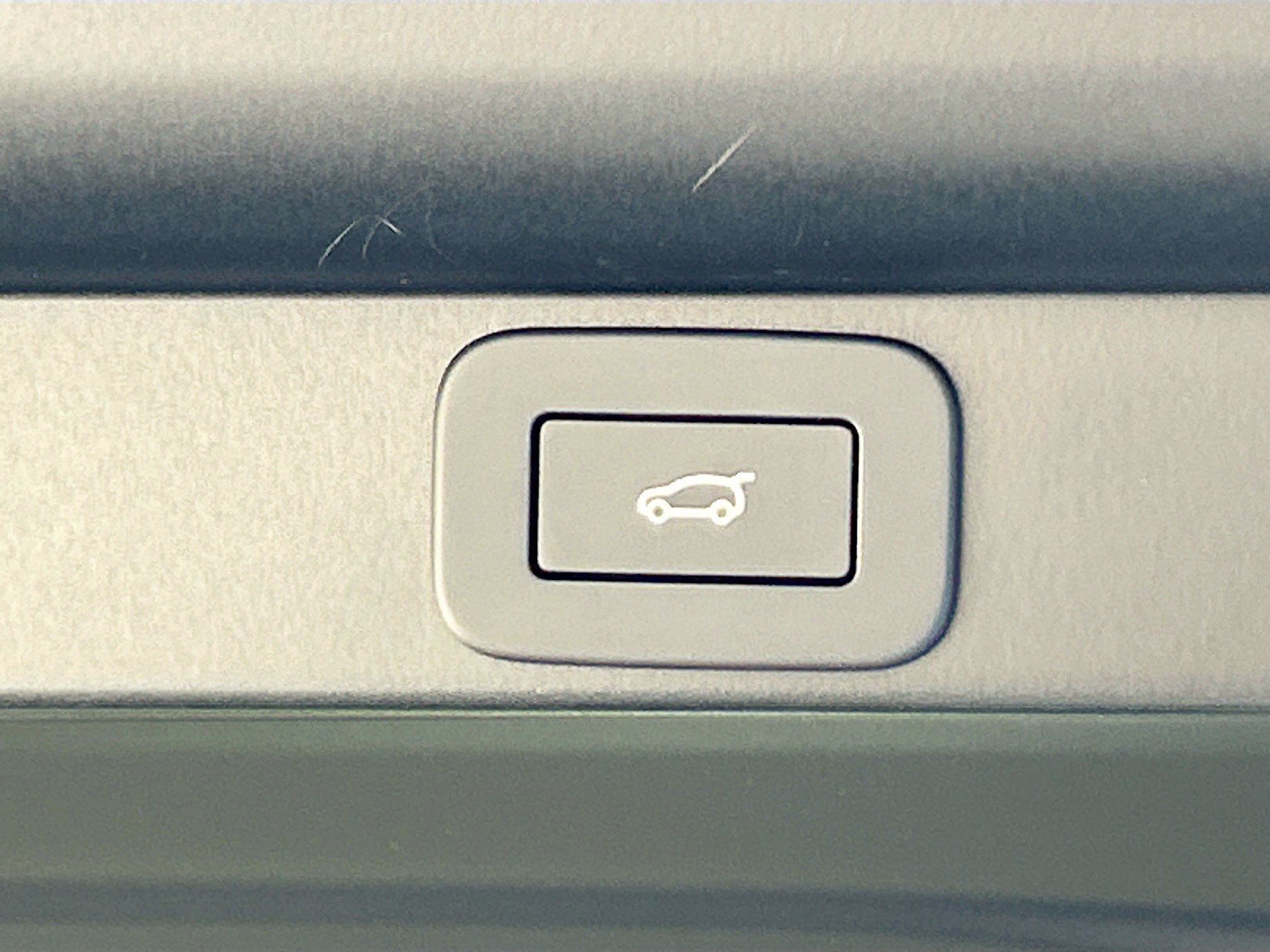 Used 2025 Gray Land Rover SE image 11