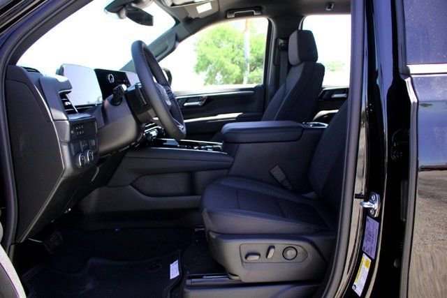 2026 Chevrolet Suburban LS - Photo 8