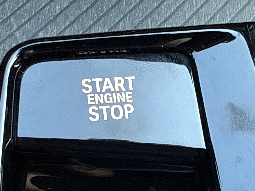 New 2026 Alpine White BMW 30 xDrive image 25