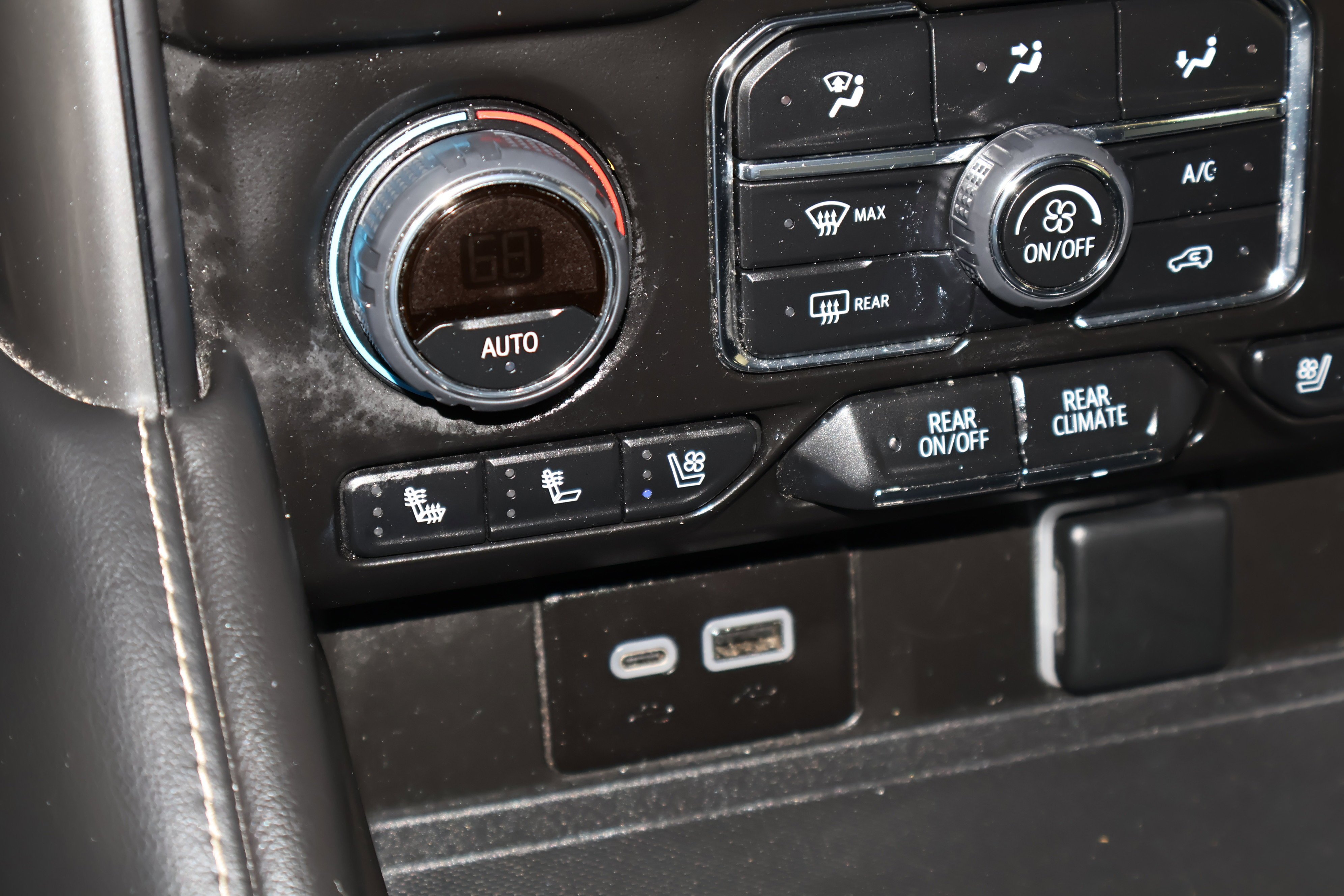 2024 Chevrolet Tahoe Premier - Photo 32