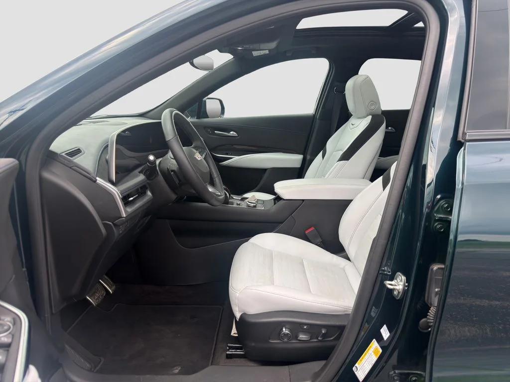 2025 Cadillac XT4 Sport - Photo 9