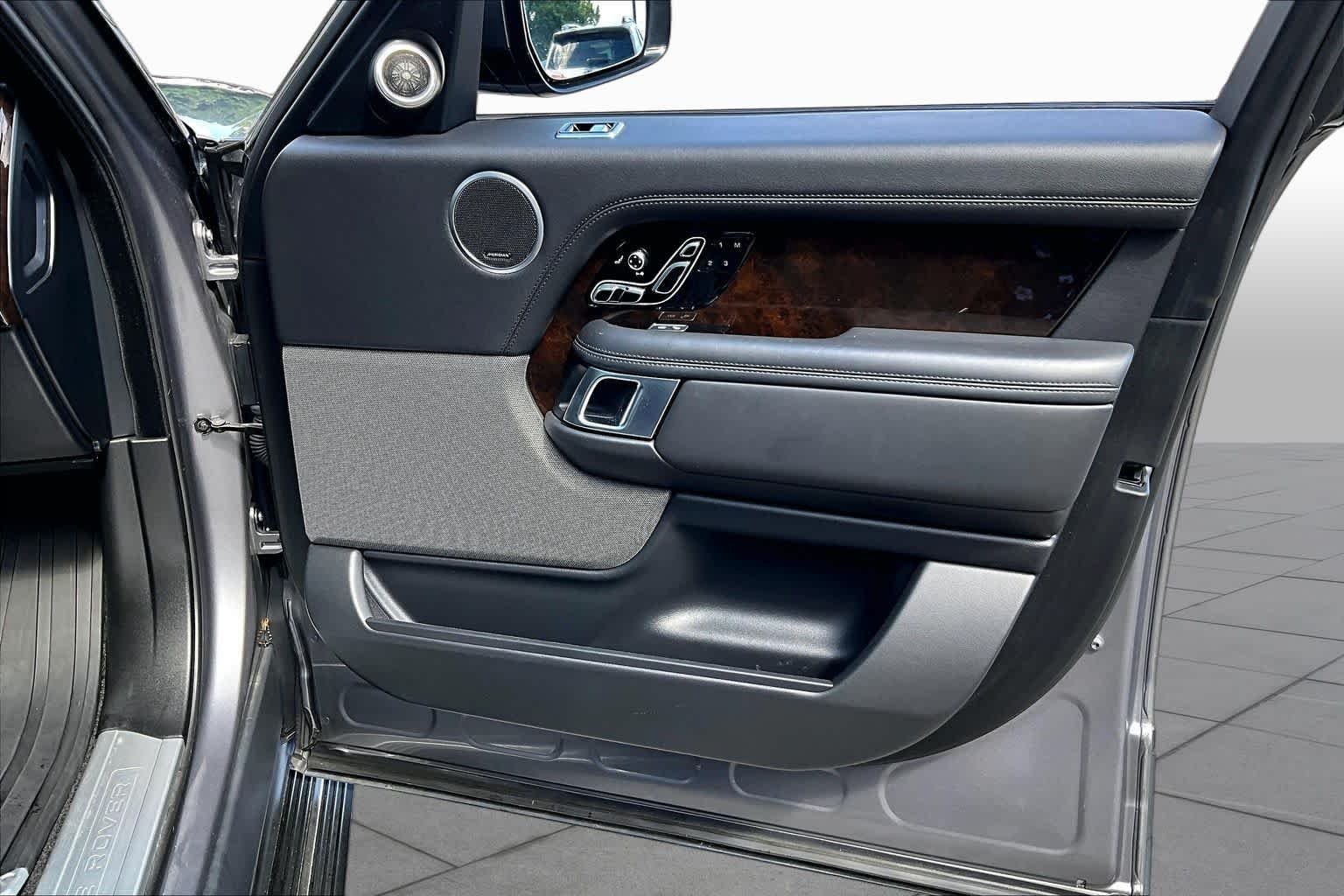 Used 2020 Eiger Grey Metallic Land Rover HSE image 22