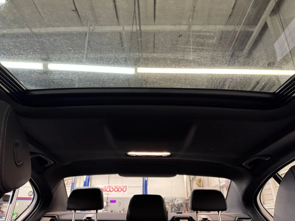Used 2019 White BMW 530e iPerformance image 23