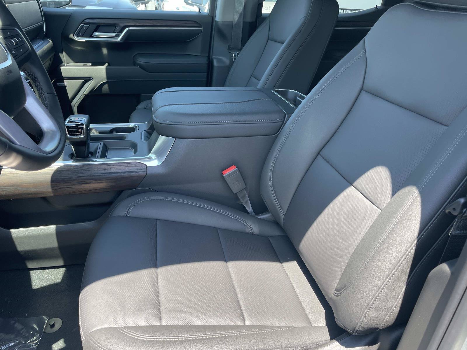 2026 GMC Sierra 1500 SLT - Photo 22