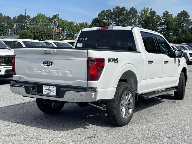 New 2026 Oxford White Ford XLT image 3
