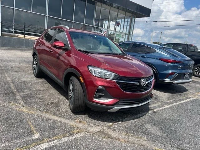 Used 2023  Buick Select image 1