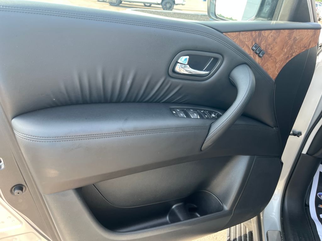 Used 2024 Silver Nissan SL image 11