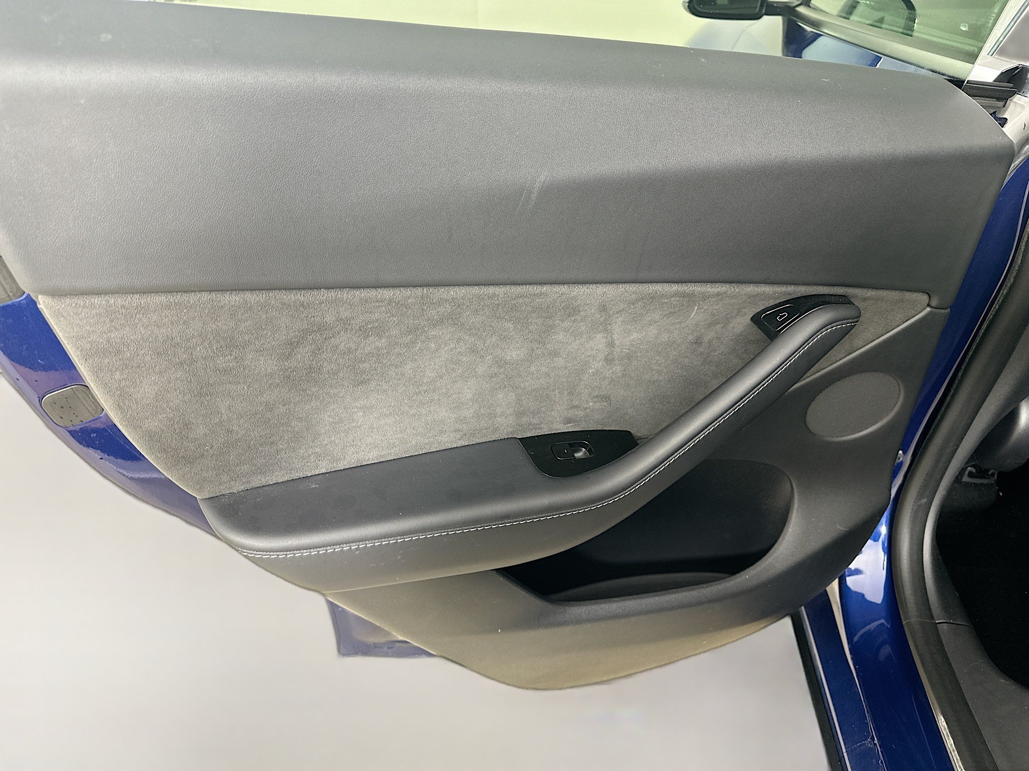 Used 2021  Tesla Performance image 32