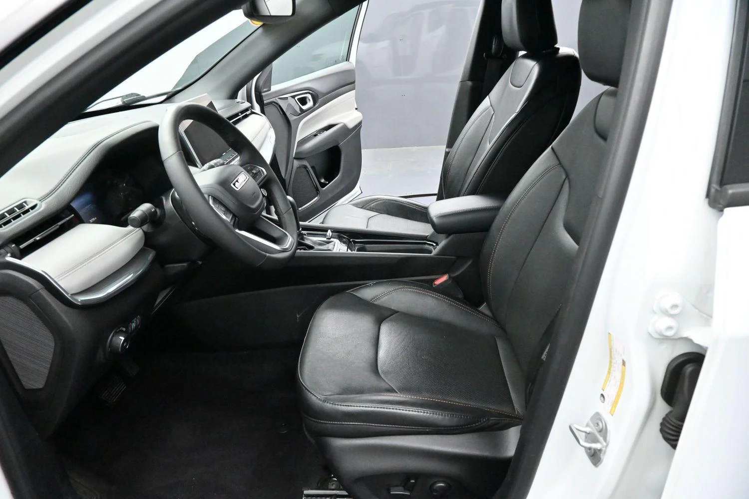 Used 2023 Bright White Clearcoat Jeep Limited image 12