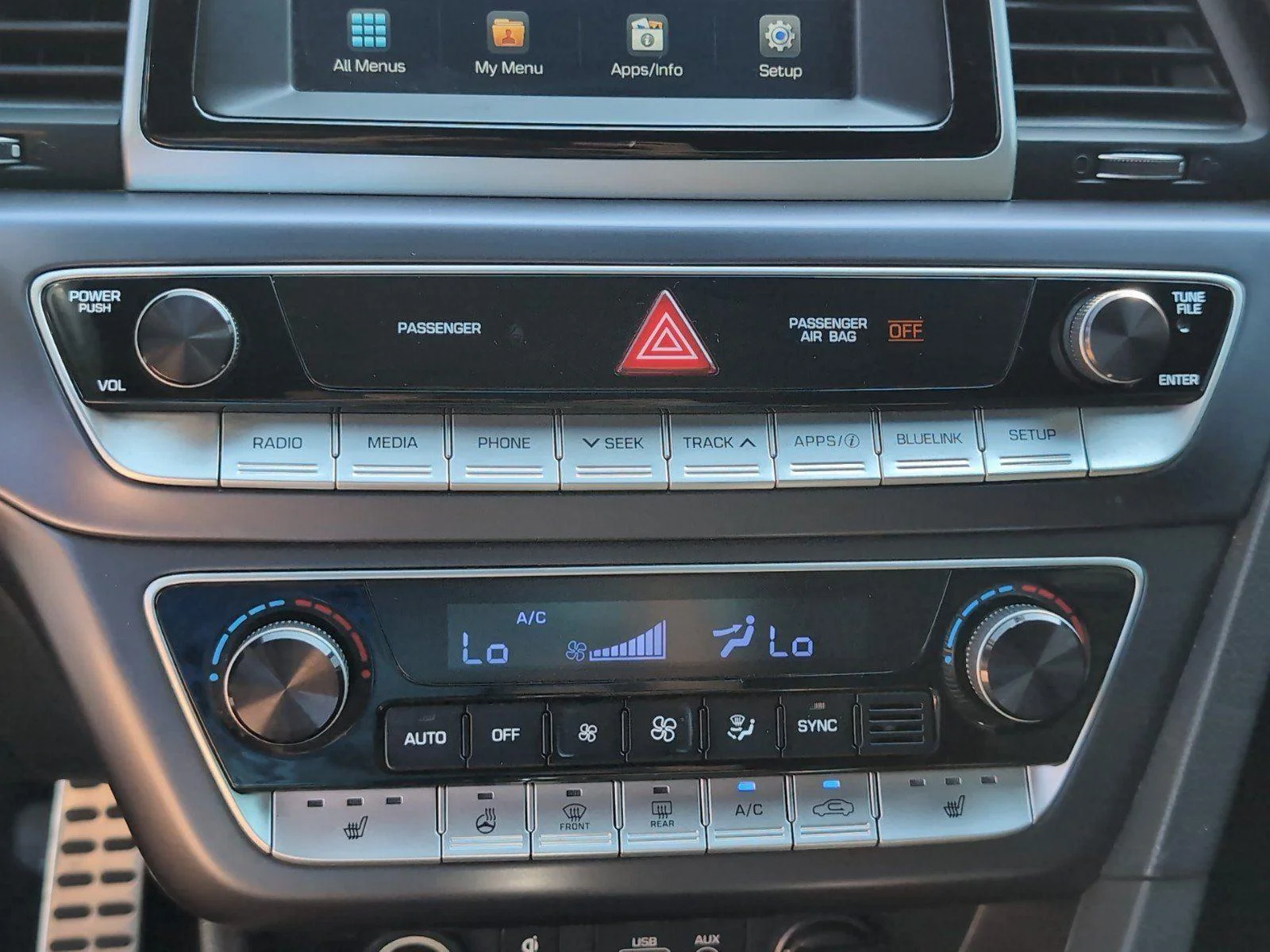 Used 2019 Quartz White Pearl Hyundai Sport image 24