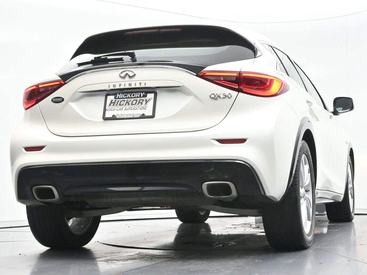 Used 2018 Majestic White INFINITI Base image 44