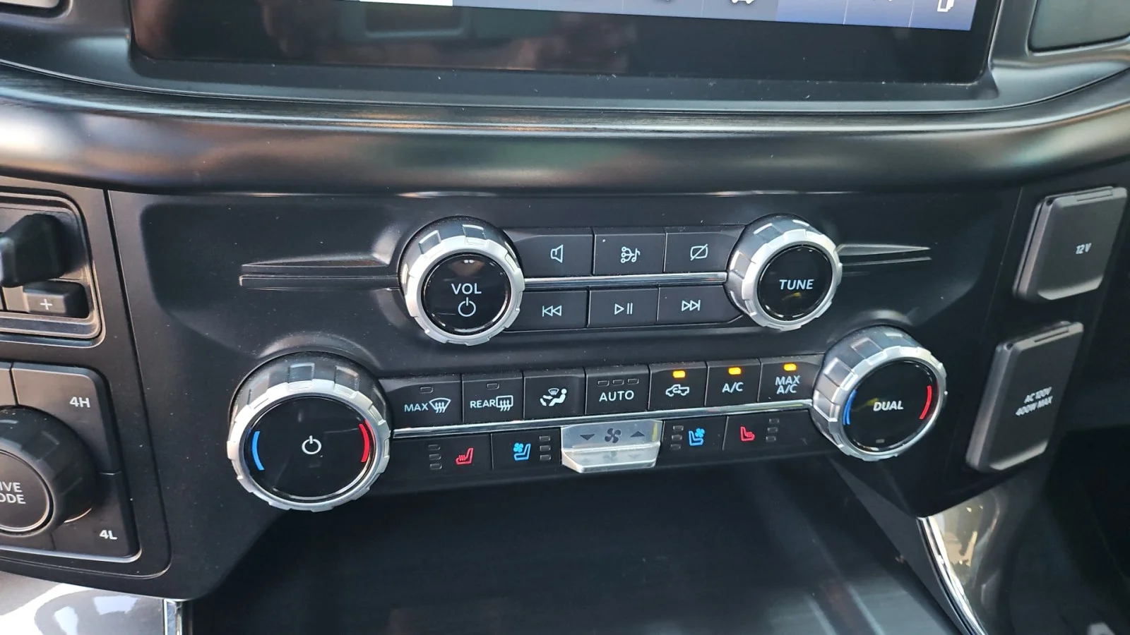 Used 2023 Black Ford LARIAT image 22