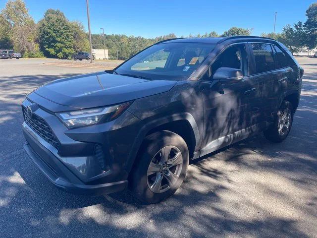 Used 2023  Toyota XLE image 1