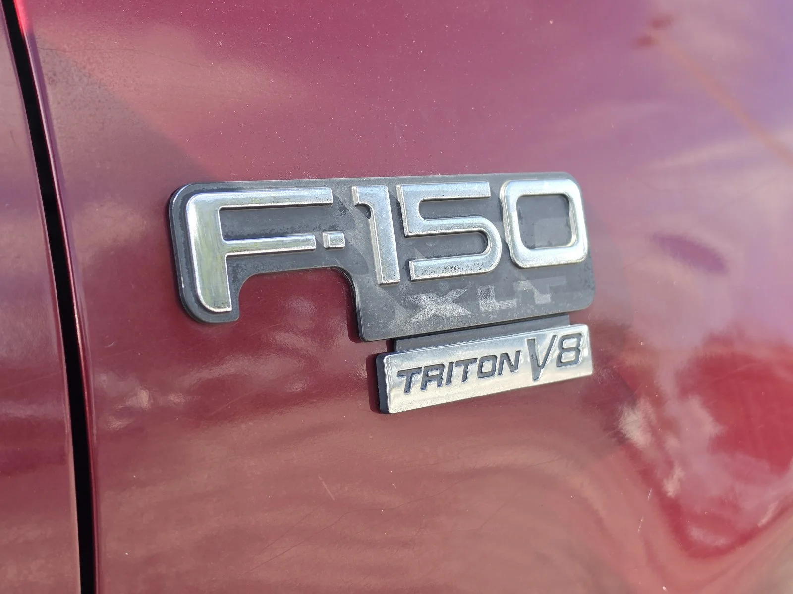Used 2003 Red Ford  image 16