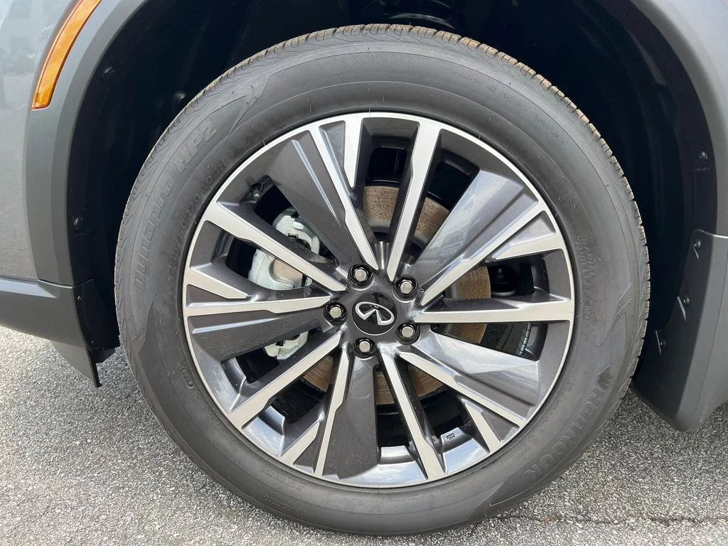 New 2027 GRAPHITE SHADOW INFINITI Luxe FWD image 13