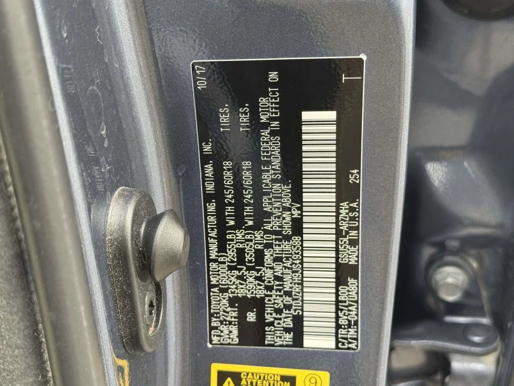 Used 2018 Blue Toyota XLE image 31