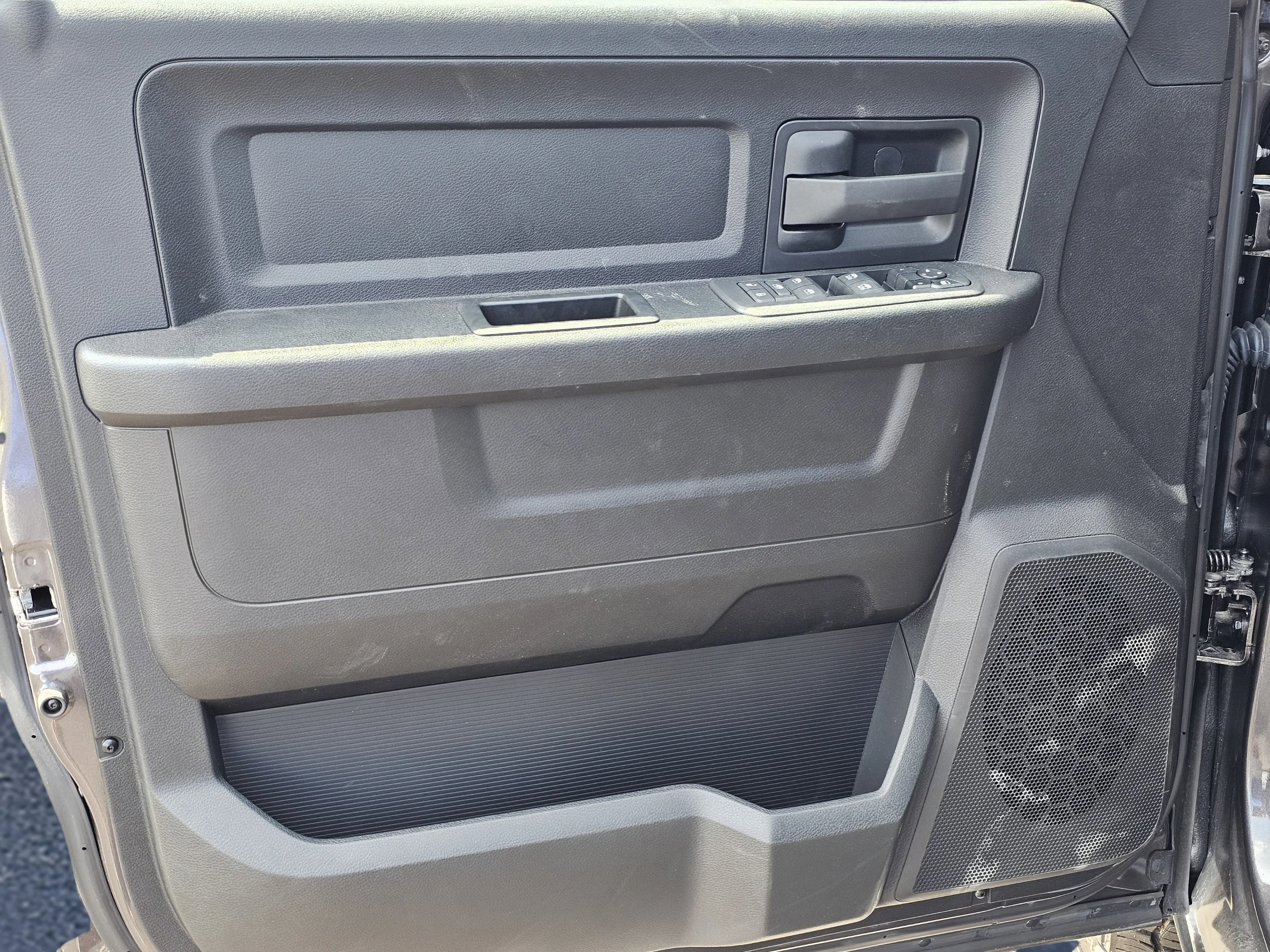 2025 RAM 2500 Tradesman - Photo 16