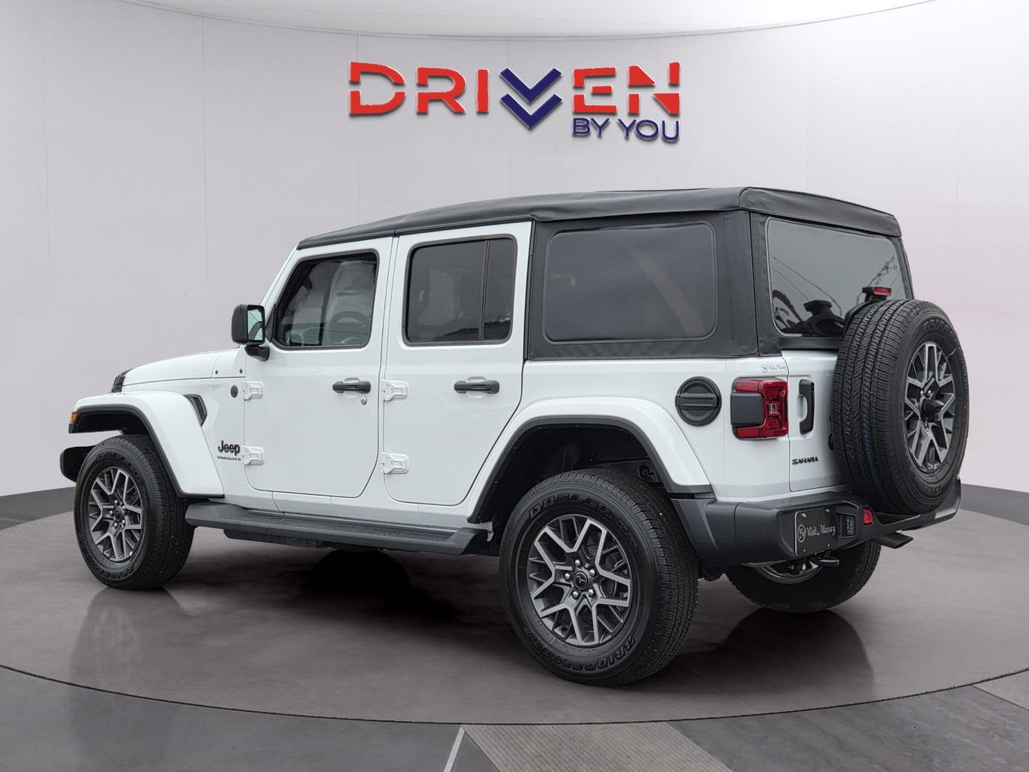 Used 2026 Bright White Clearcoat Jeep Sahara image 3