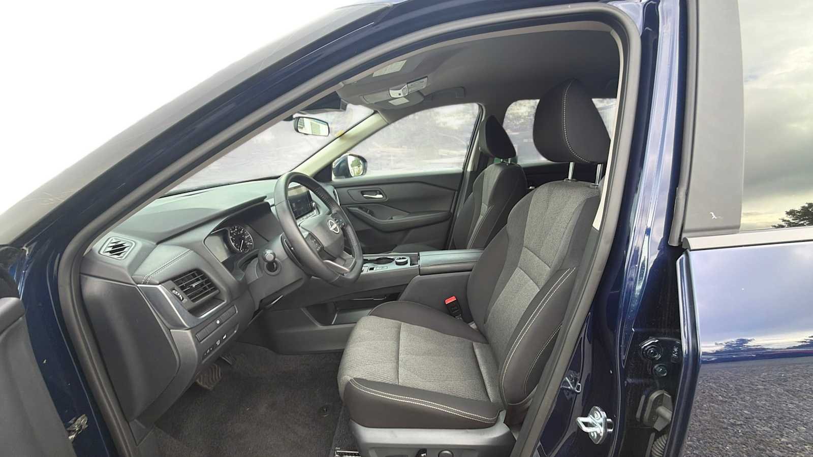 Used 2026 Deep Ocean Blue Pearl Nissan SV image 14