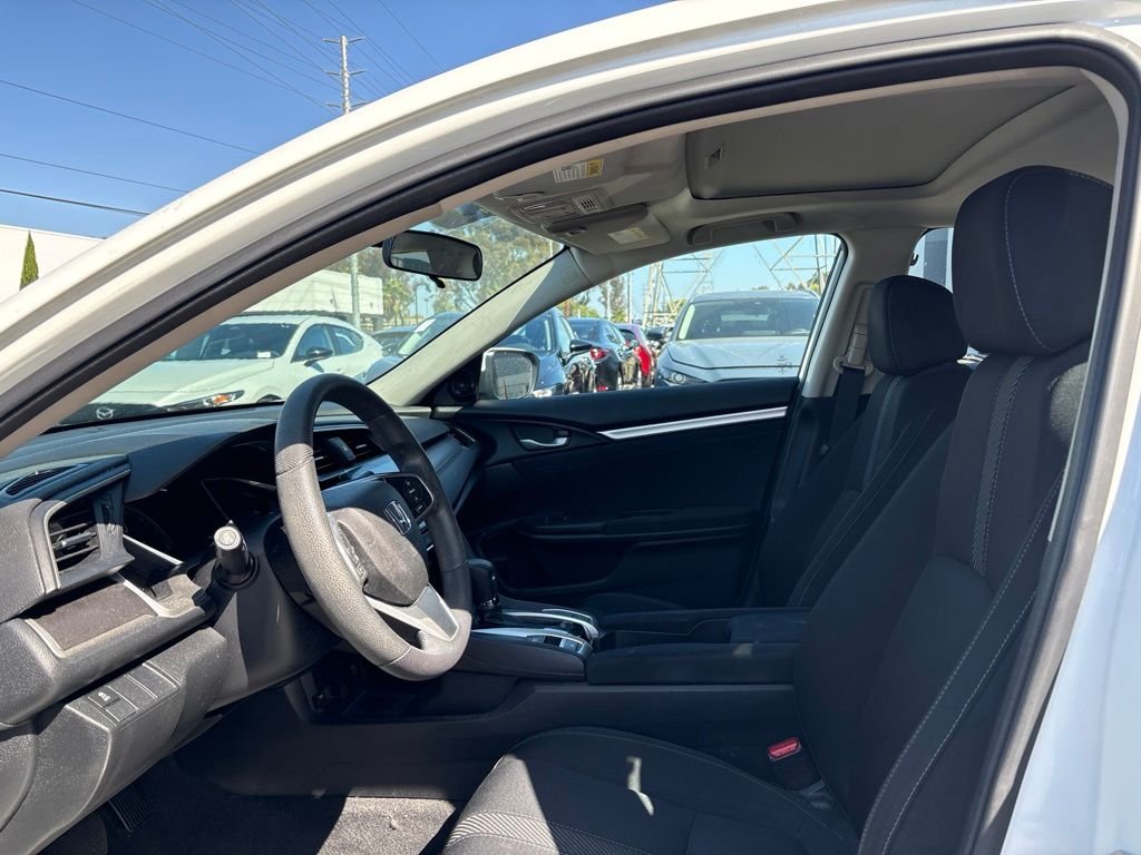 Used 2017  Honda EX image 10