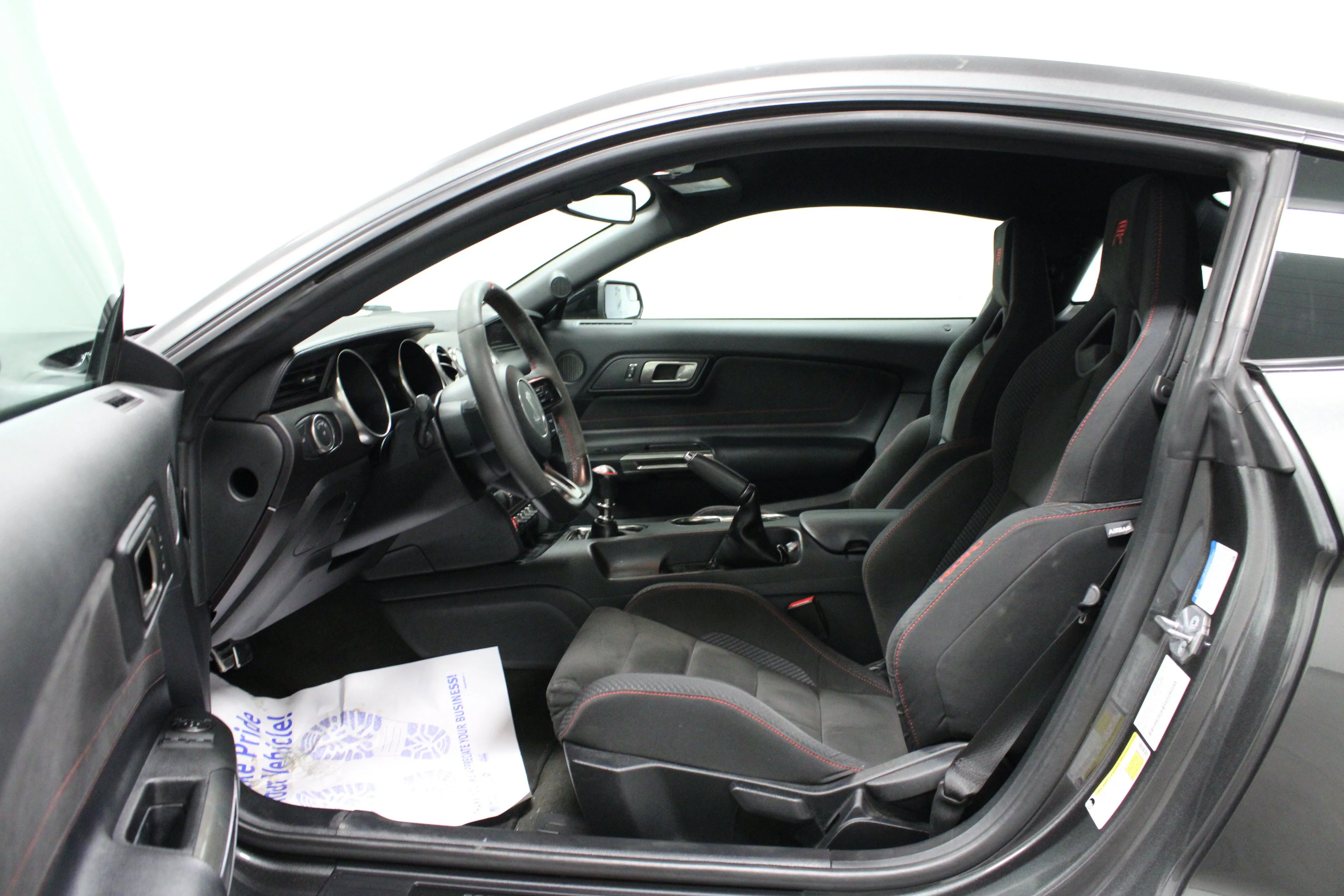 Used 2017 Magnetic Ford Shelby GT350R image 12