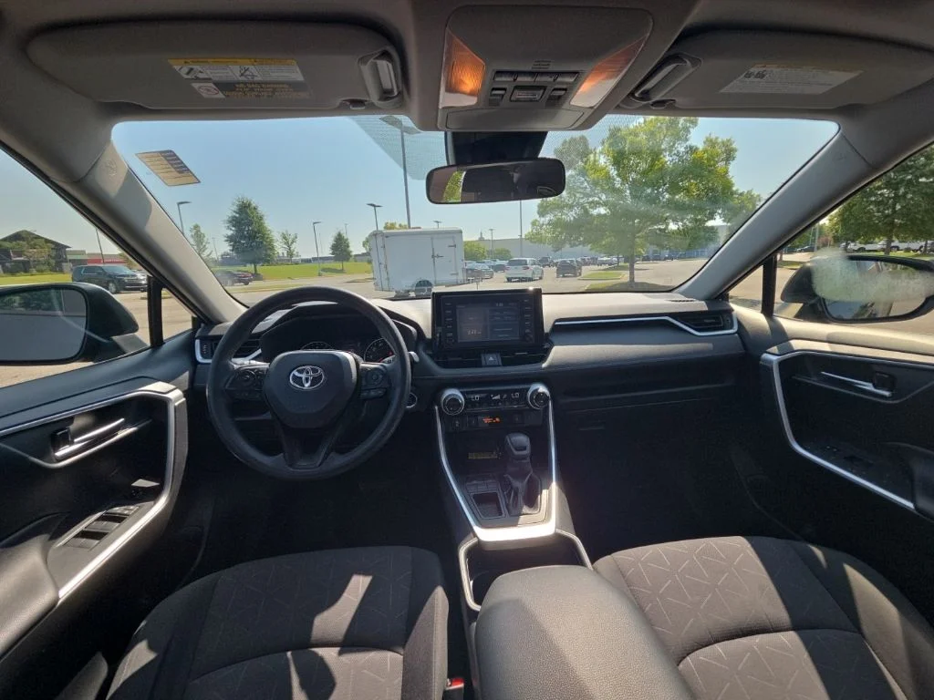 Used 2019 Gray Toyota XLE image 11