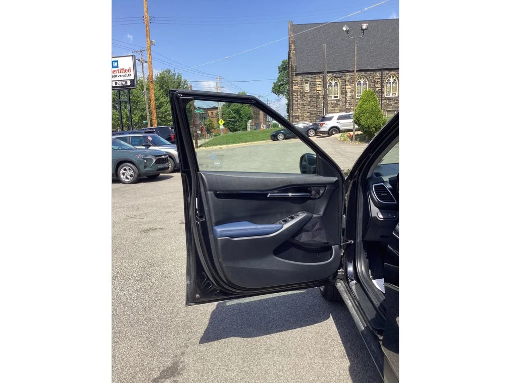 Used 2025 Black Kia S image 16