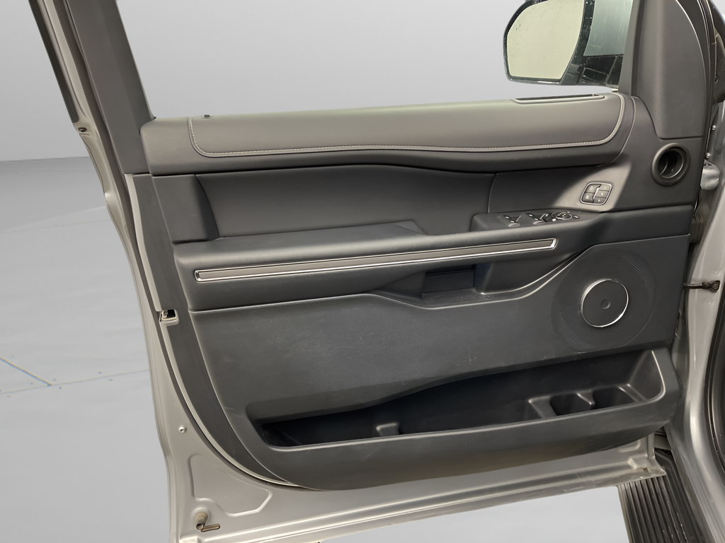 Used 2024 Silver Metallic Ford XLT image 22