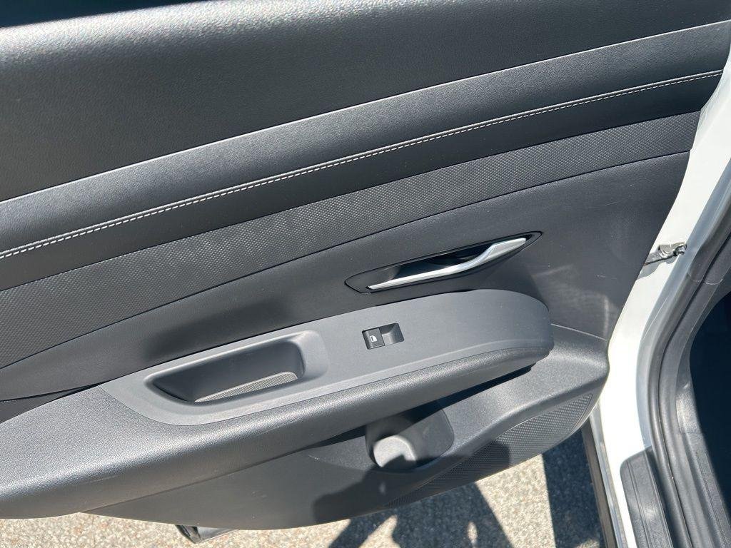 New 2026 White Hyundai SE AWD image 25