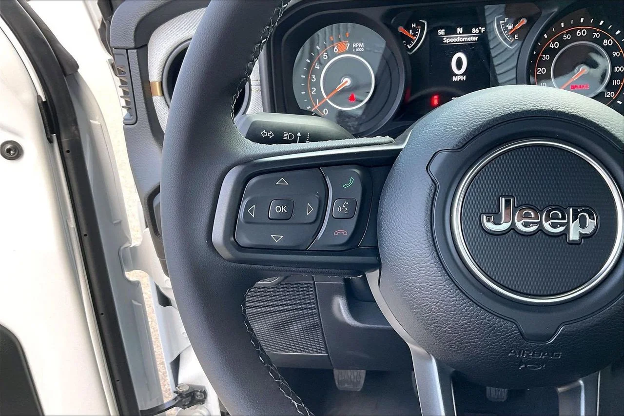 New 2026 Bright White Clear-Coat Exterior Paint Jeep Sport S image 23