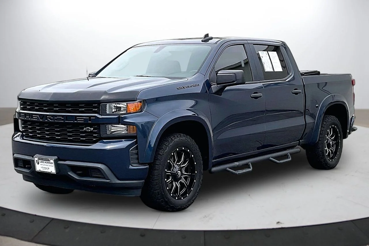 Certified Used 2021 Blue Chevrolet Custom image 4