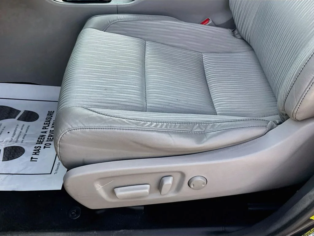 Used 2015 Gray Toyota LE Plus V6 image 22