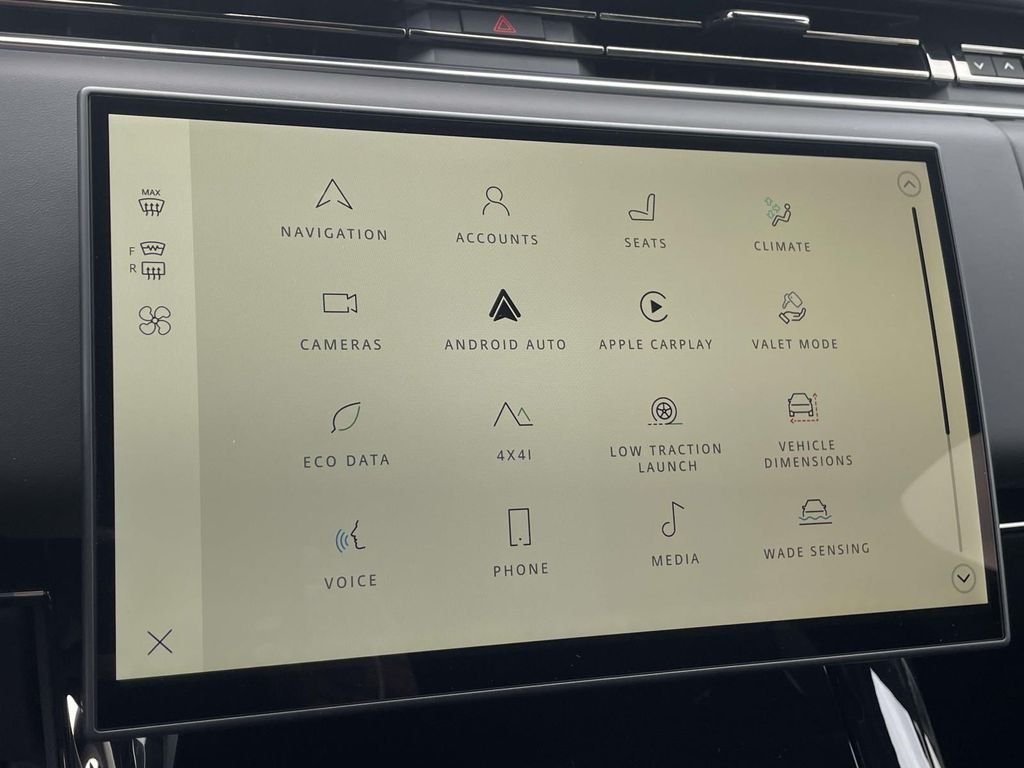 New 2026 Fuji White Land Rover Dynamic SE image 26