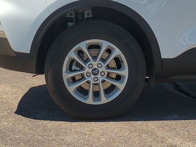 Used 2021 White Ford SE image 34