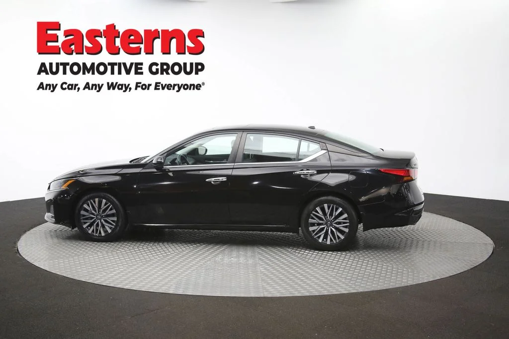 Used 2023 Black Nissan 2.5 SV image 61